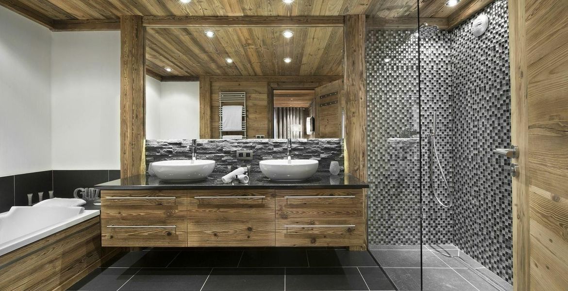 Chalet de 220m2 avec 5 chambres à coucher à louer Courchevel