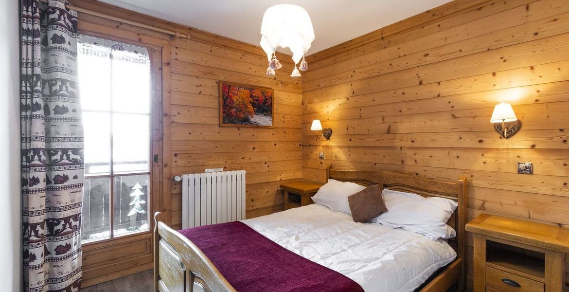 This 4 bedrooms chalet for 8 persons of 105 sq-meter