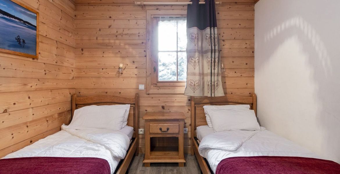 This 4 bedrooms chalet for 8 persons of 105 sq-meter