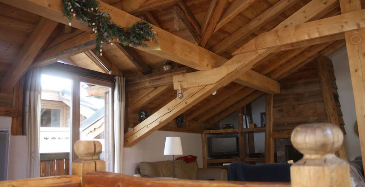 A luxurious, traditional and cosy chalet in Courchevel 1300 