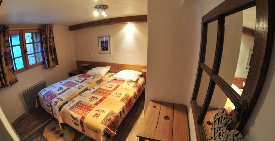 A luxurious, traditional and cosy chalet in Courchevel 1300 