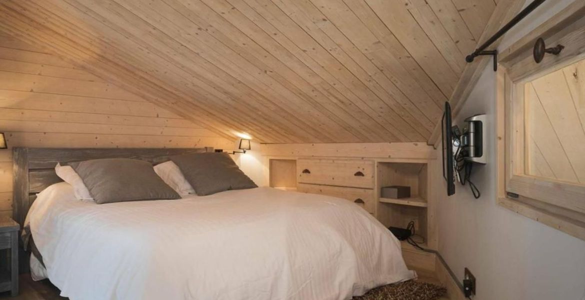 Ce chalet à louer est situé à Cospillot, Courchevel 1850