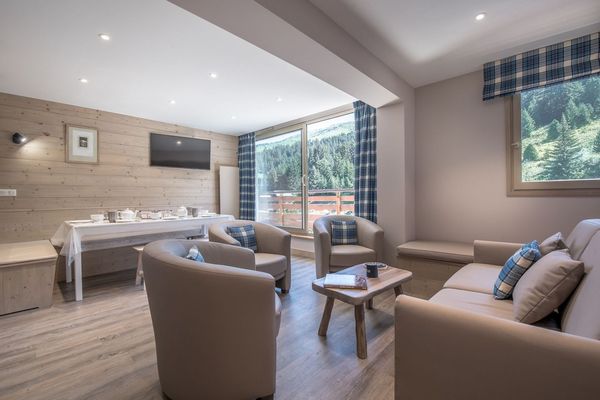 Gran apartamento acogedor en estilo moderno de montaña 