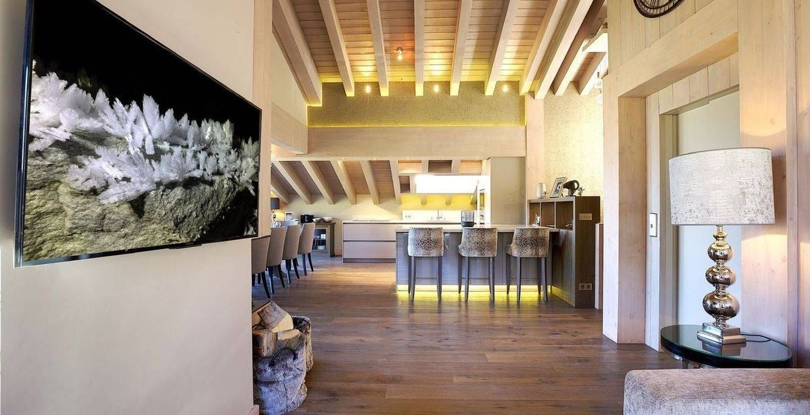Cozy, spacious and bright chalet, located in Courchevel
