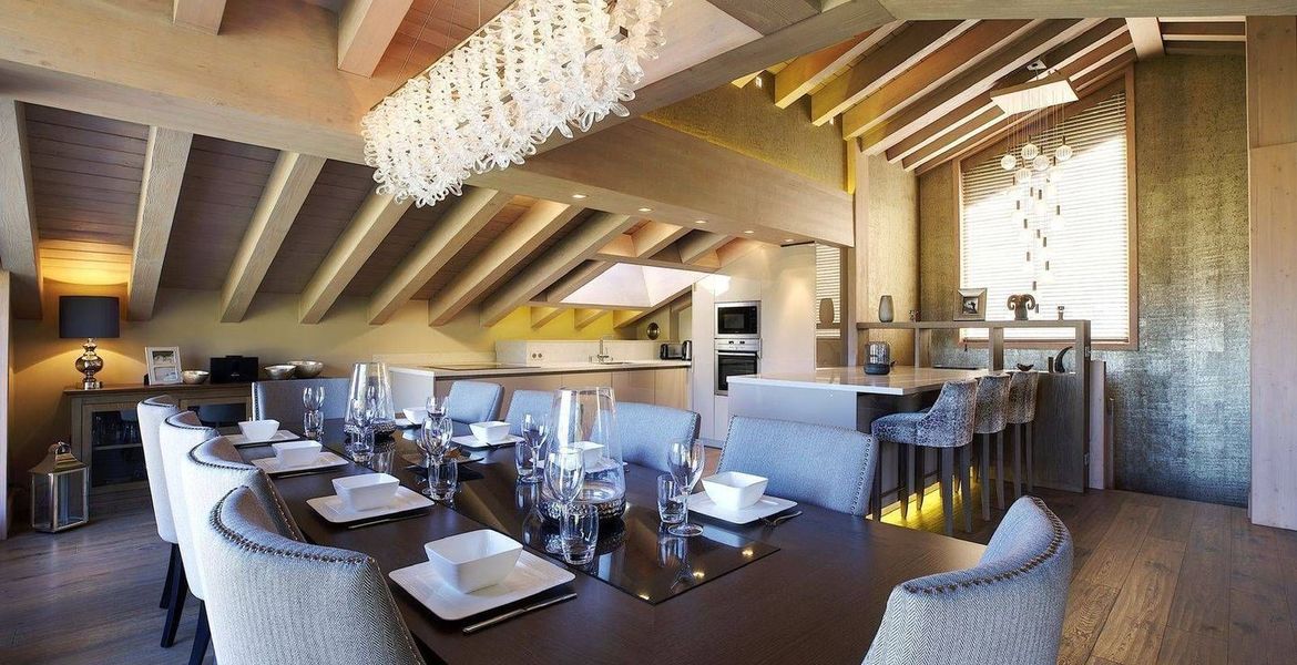 Cozy, spacious and bright chalet, located in Courchevel