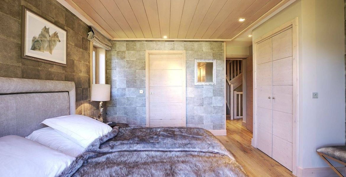 Cozy, spacious and bright chalet, located in Courchevel