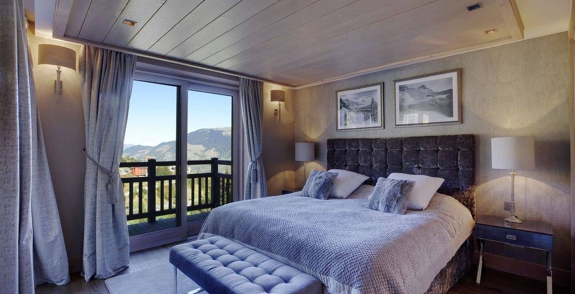 Cozy, spacious and bright chalet, located in Courchevel