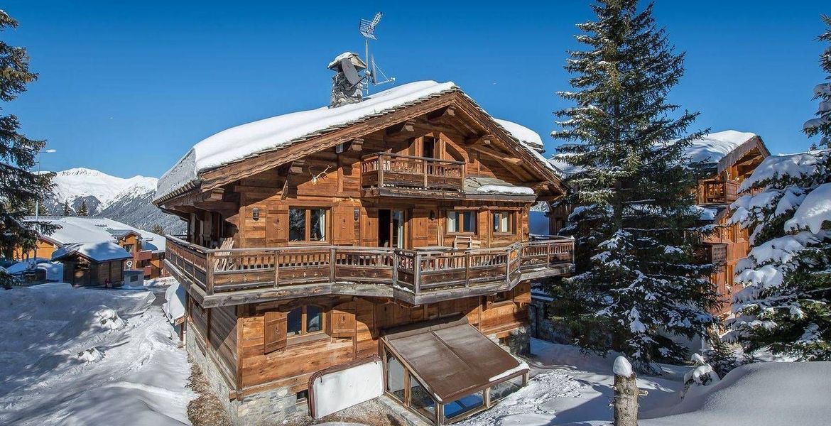 The mountain chalet in Courchevel 1850