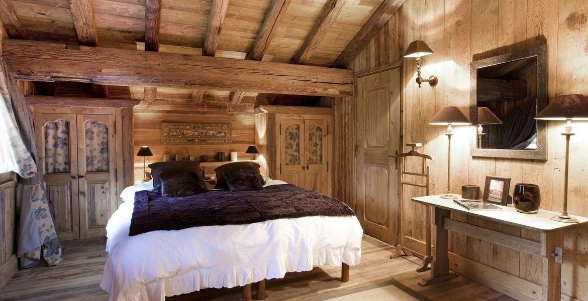 The mountain chalet in Courchevel 1850