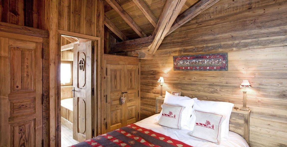 The mountain chalet in Courchevel 1850