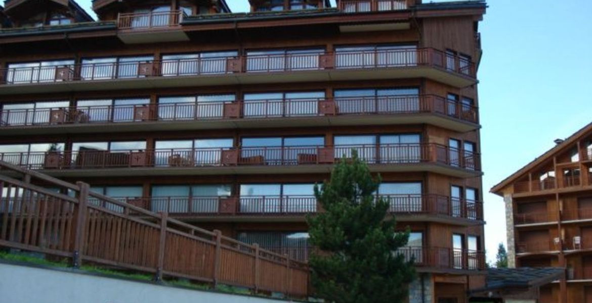 Ski-in/Ski-out Apartment in Courchevel 1850