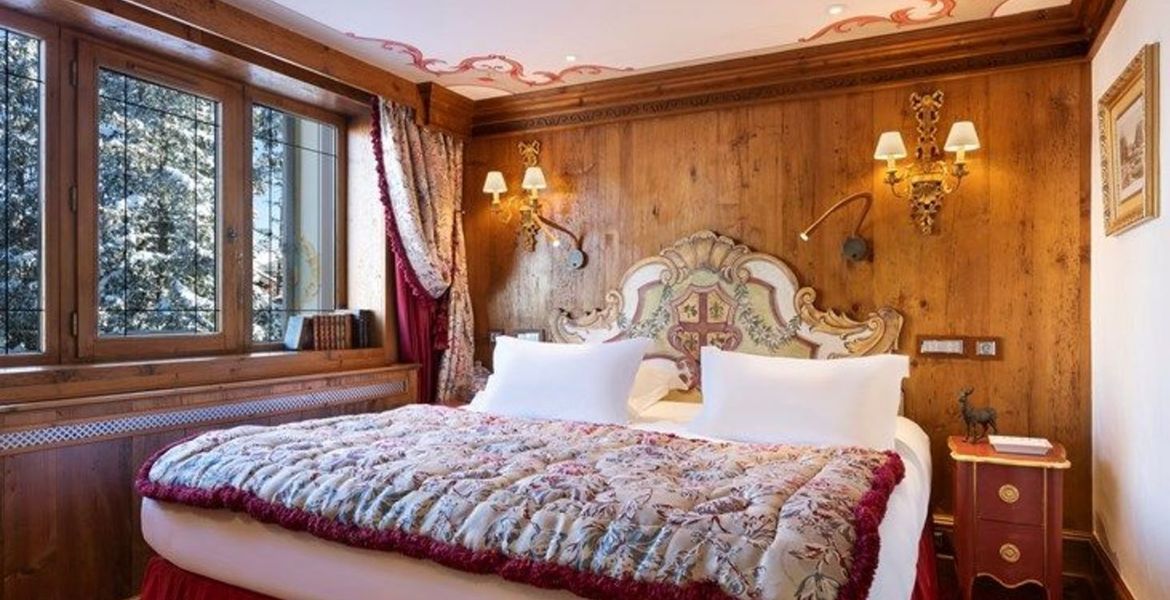 This suite for rental has two bathrooms in Jardin Alpin