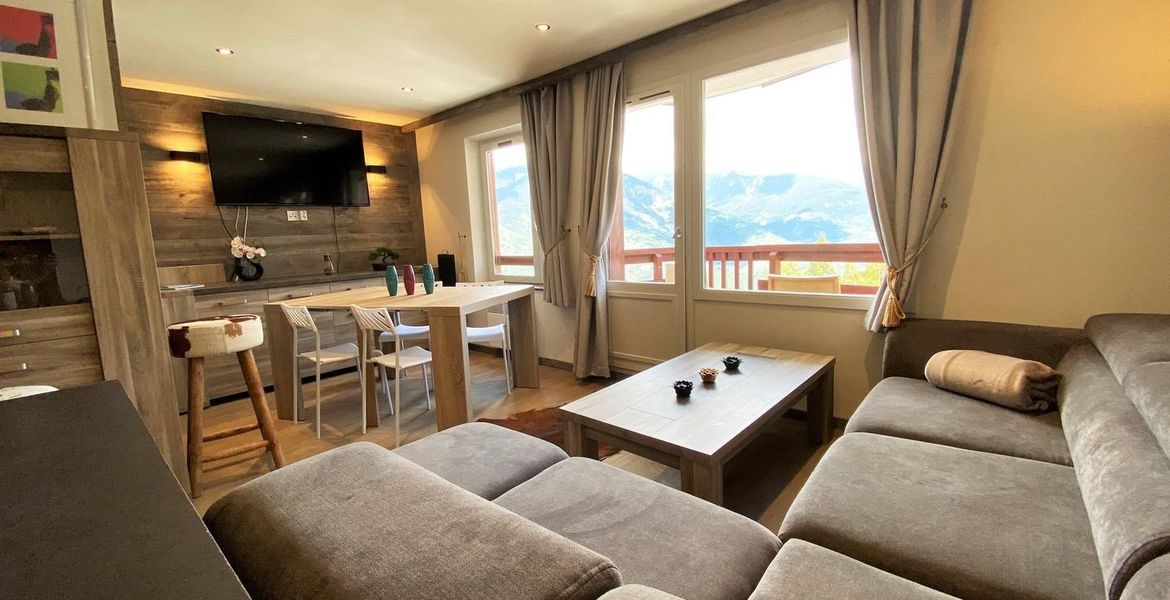 Located on the 2nd floor of a residence in La Tania