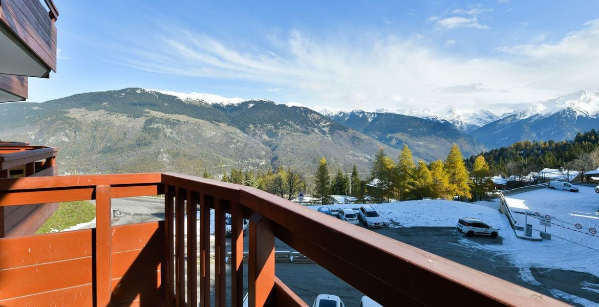 Ubicado en el 2° piso de una residencia en La Tania