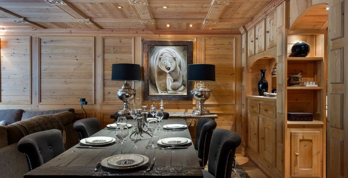 High standing residence, ski in ski out, in Courchevel 1850.