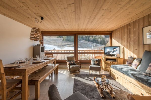 Apartment rental on the Courchevel 1500 snow front