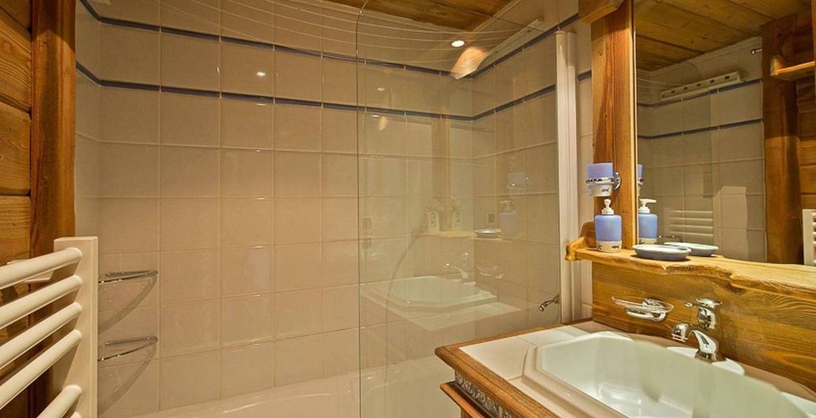 Apartment, in Courchevel 1850 for 6 people -200 m²-