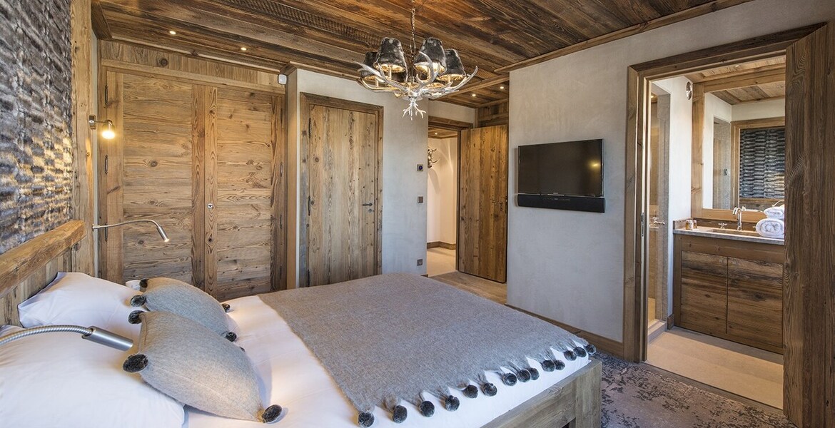 The apartment is located in Courchevel 1850 for rental
