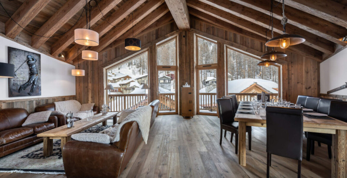 In the heart of the Fornet district, individual chalet 280m²
