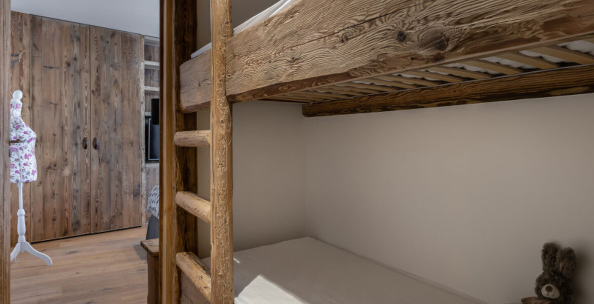 In the heart of the Fornet district, individual chalet 280m²