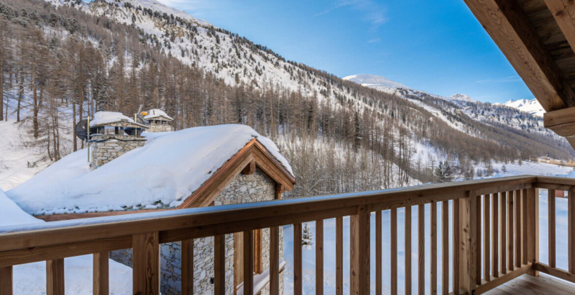 In the heart of the Fornet district, individual chalet 280m²