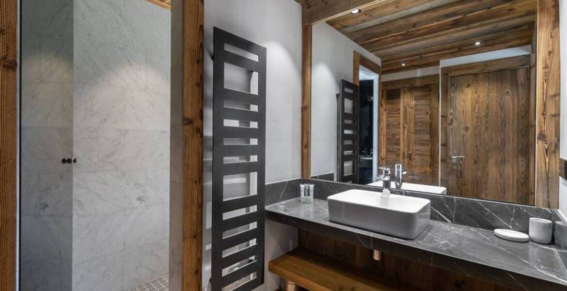 This Chalet can accommodate 10 people in Val D Isere 