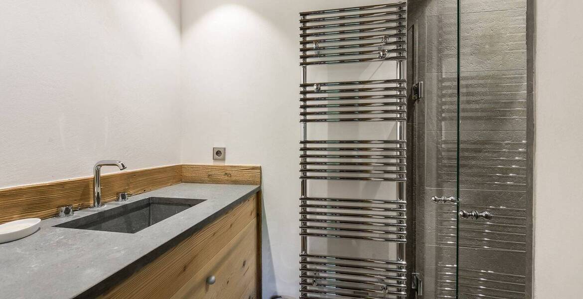 Appartement à louer niché à Le Raffort, Méribel 175m²