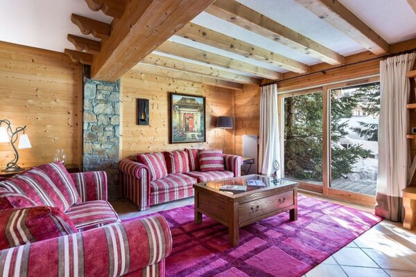 Spacious apartment with direct ski access in Pralong