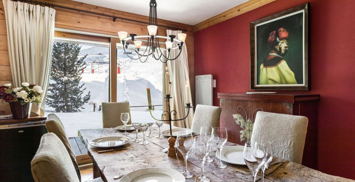 Spacious apartment with direct ski access in Pralong