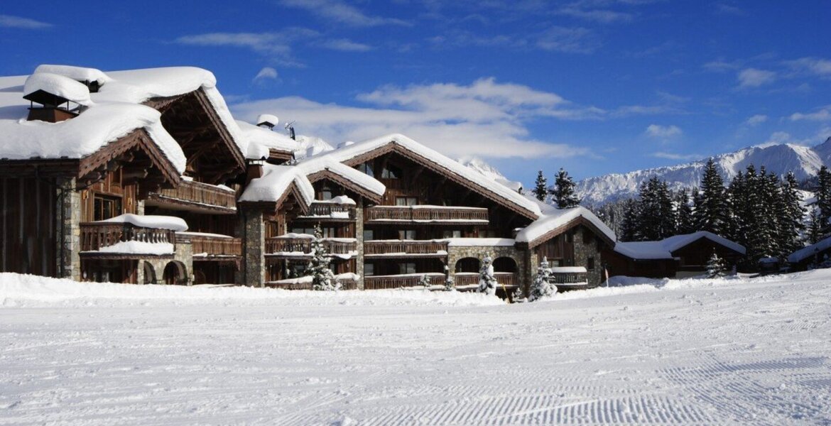 Spacious apartment with direct ski access in Pralong