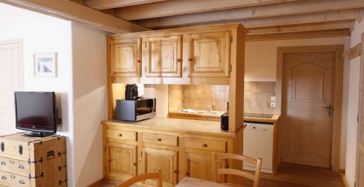 This is a 47 sqm apartment for 4 people in Courchevel 1850 