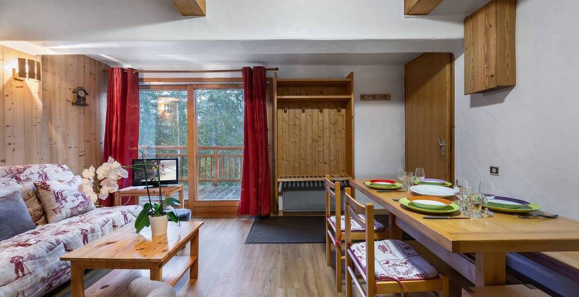 The apartment is located in Chenus, Courchevel 1850