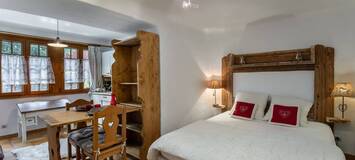 This chalet for rental accommodates 6 adults and 2 children 