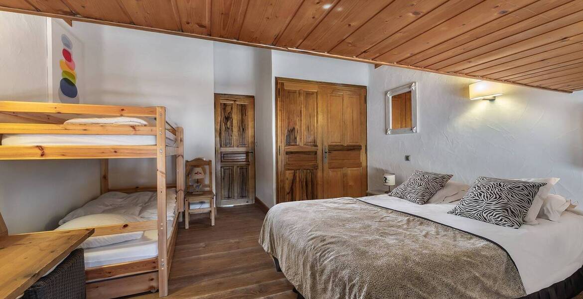 This chalet for rental accommodates 6 adults and 2 children 