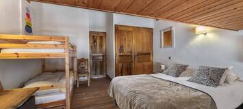 This chalet for rental accommodates 6 adults and 2 children 