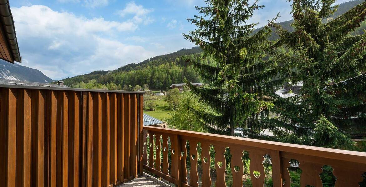 This chalet for rental accommodates 6 adults and 2 children 