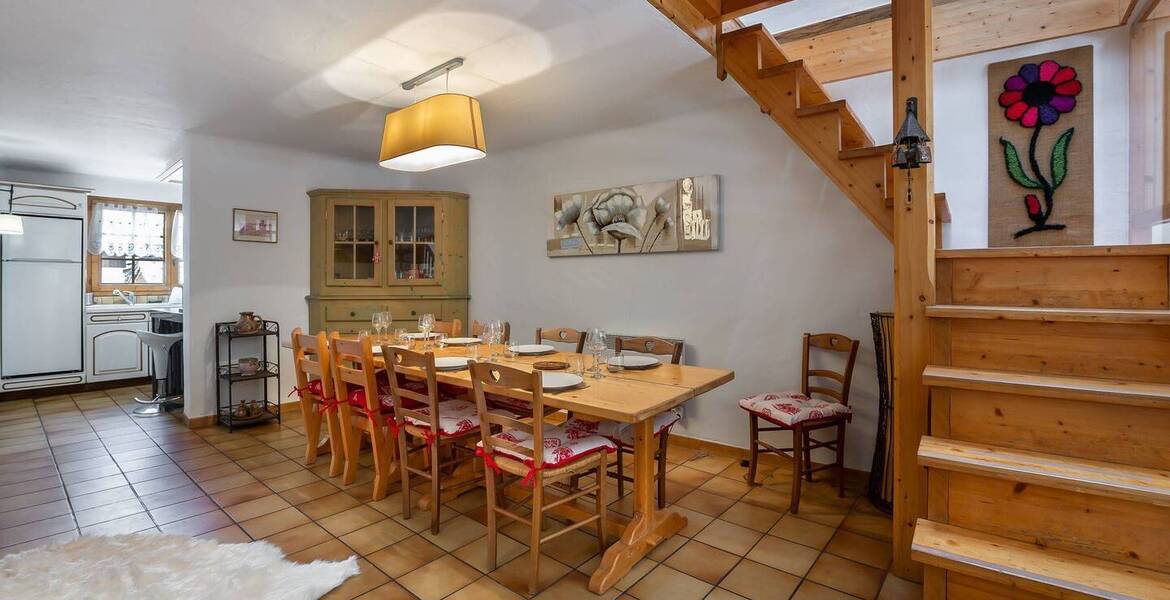 This chalet for rental accommodates 6 adults and 2 children 