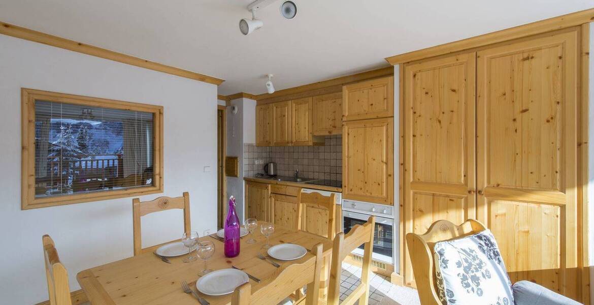 This charming apartment is located in Pralong, Courchevel