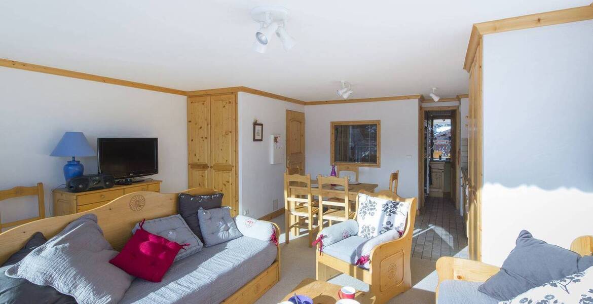 This charming apartment is located in Pralong, Courchevel