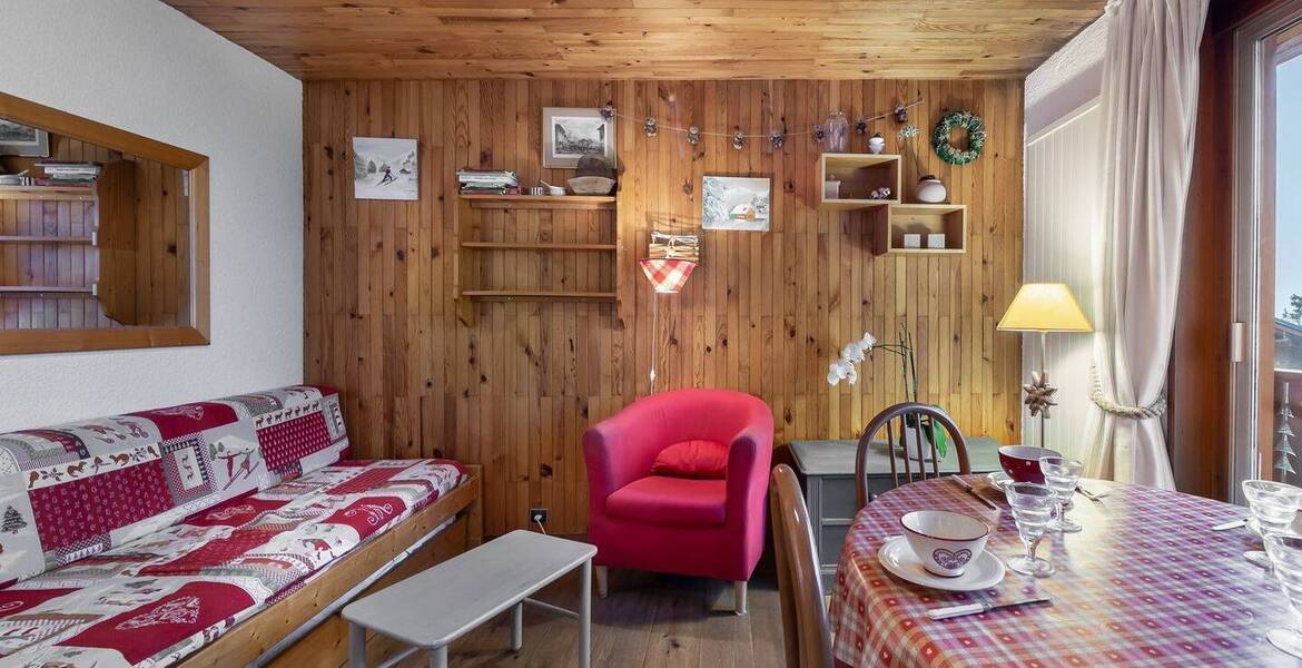 Cet appartement à louer est situé au centre de Courchevel