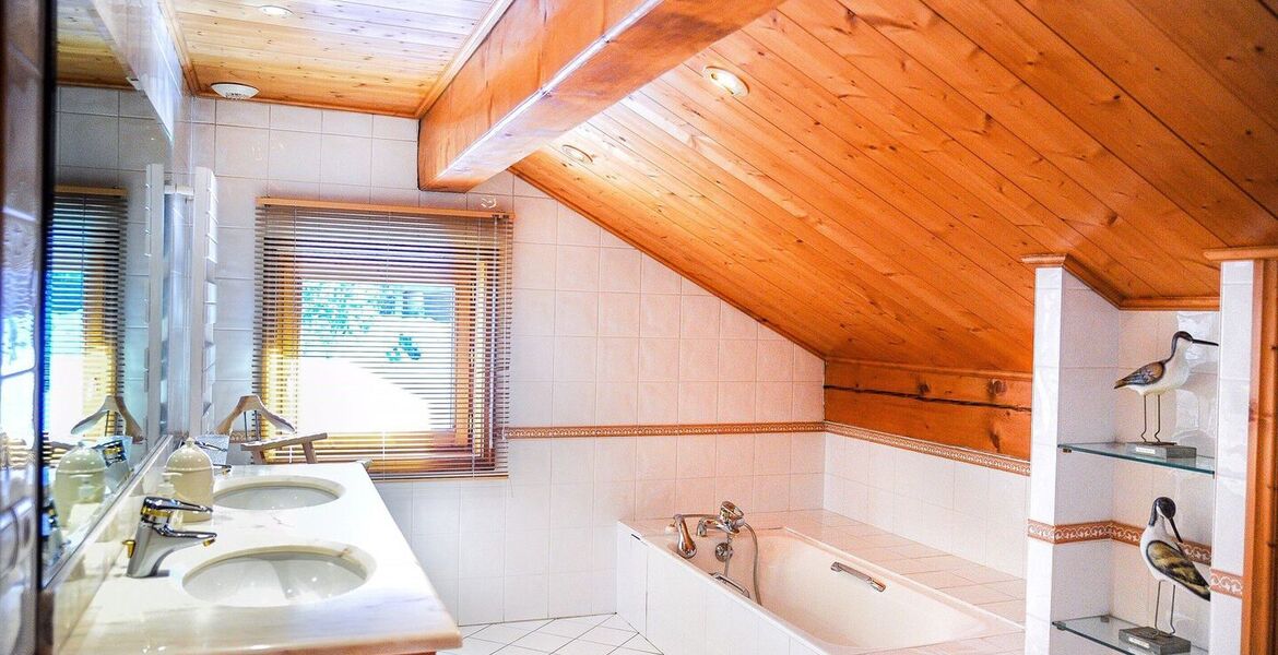 Chalet à louer au Raffort, Méribel de 215 m² et 4 chambres