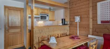 The apartment is a duplex apartment located in Courchevel 