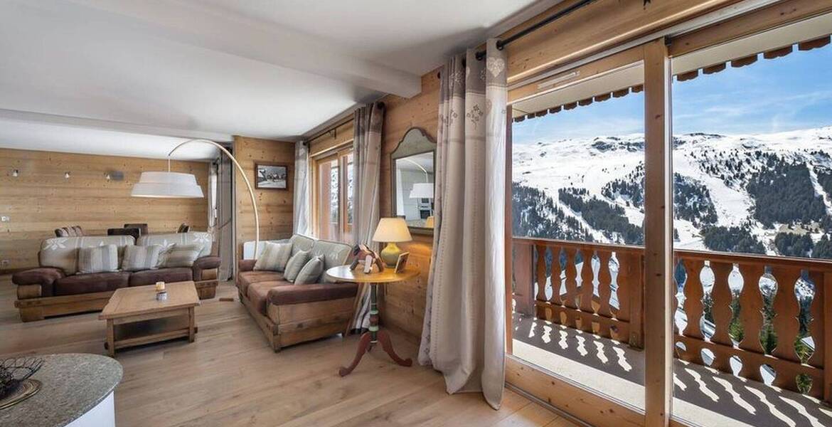 With 5 bedrooms on both levels, this Apartment for rental 