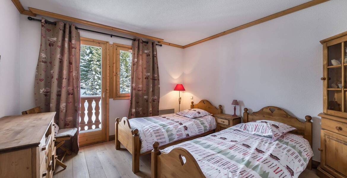 Avec 5 chambres sur les deux niveaux, cet Appartement