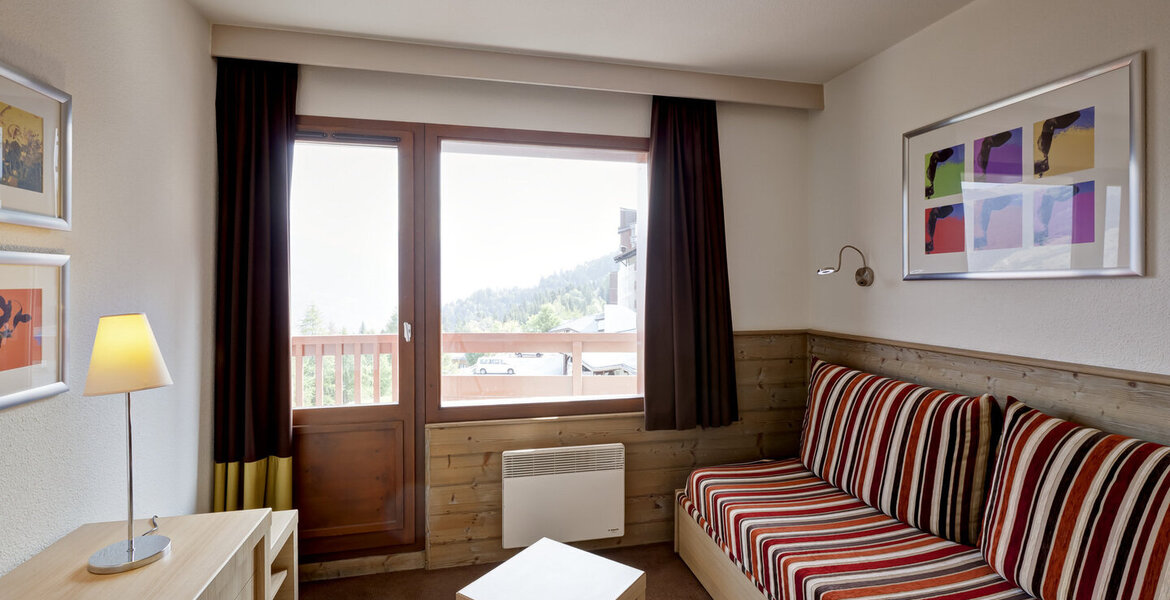 The apartment is in the heart of the pedestrian in La Tania