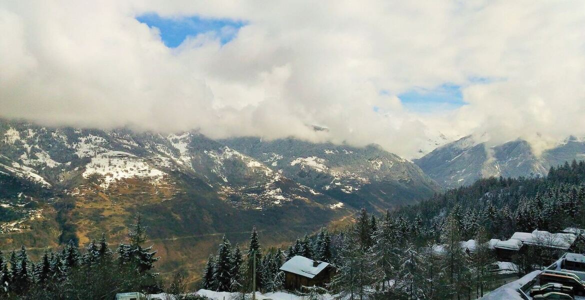 L'appartement est au coeur du centre piétonnier de La Tania