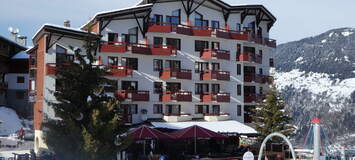 The apartment is in the heart of the pedestrian in La Tania