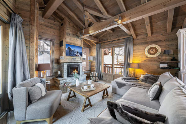 You will feel like in a chalet in this beautiful 145 m² flat