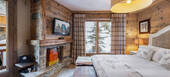 You will feel like in a chalet in this beautiful 145 m² flat