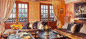 Located right in the centre of Courchevel 1850 Rue Park City